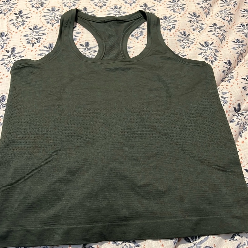 Like New Lululemon Swiftly Tank *Race Length, Smoked Spruce size 6